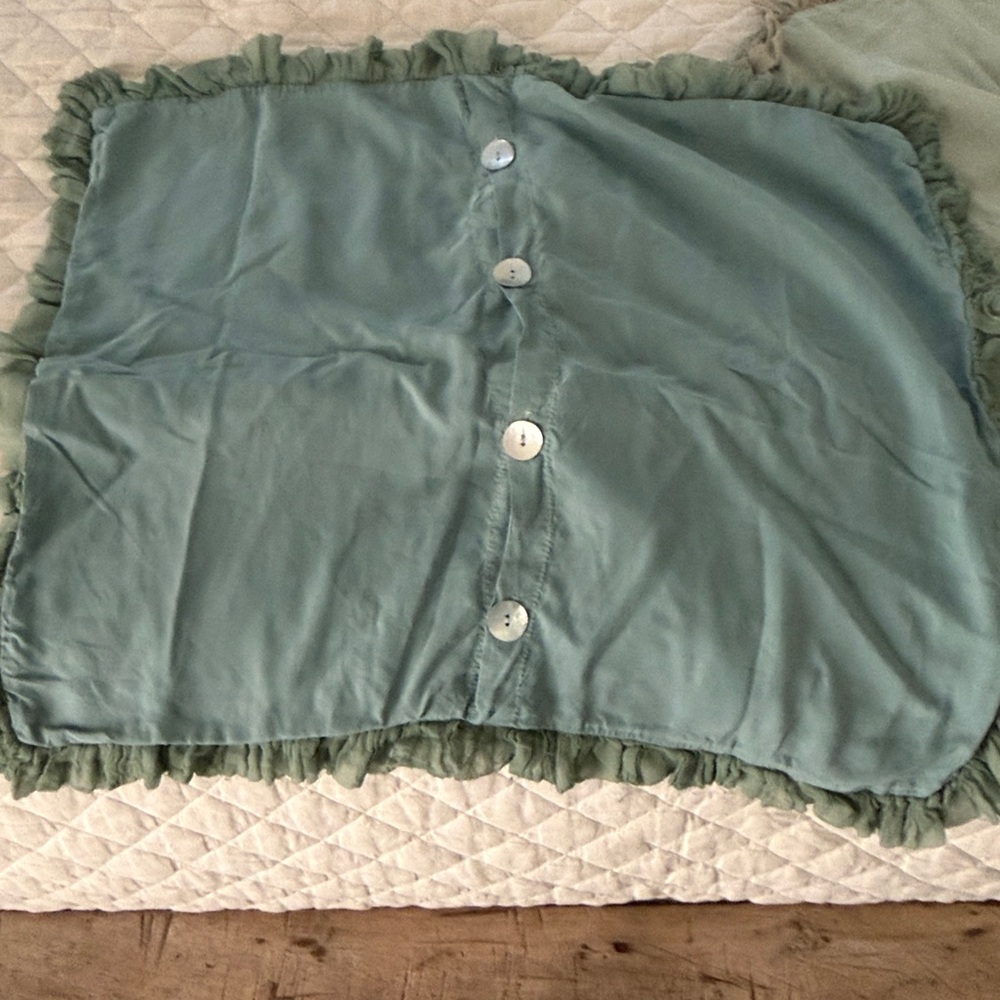 2 Bella Notte Standard Shams - Picture 5 of 13